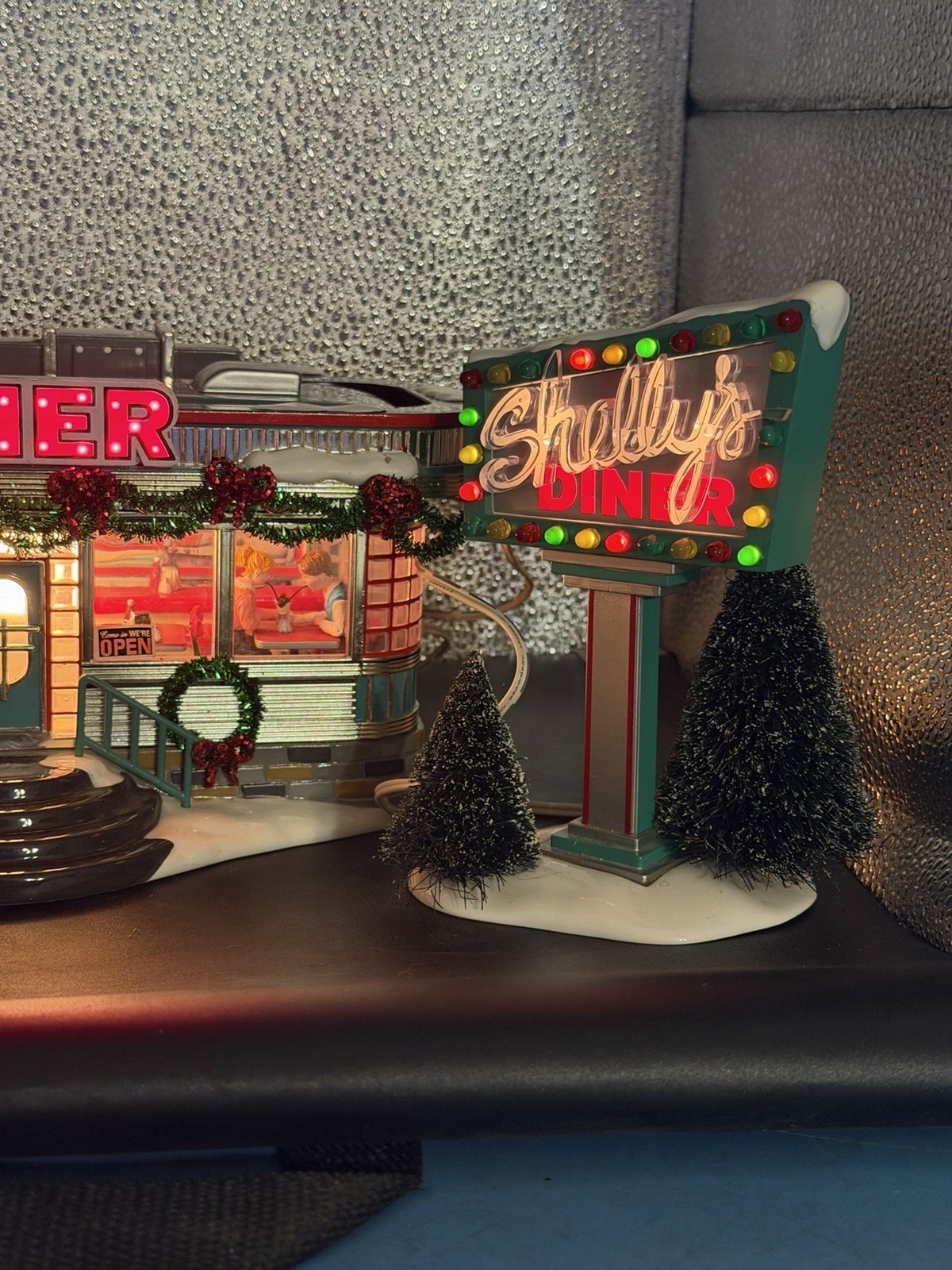 Dept 56 Shelly’s Diner Snow Village Lighted Christmas Diner – AS IS – READ