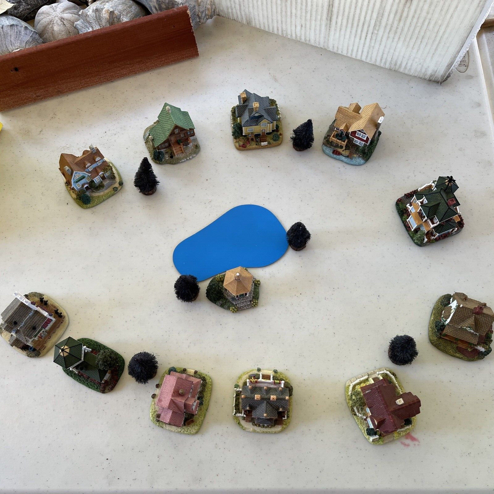 THE AMERICANA COLLECTION – COLLECTION – 13 Buildings, 6 Trees & A Pond
