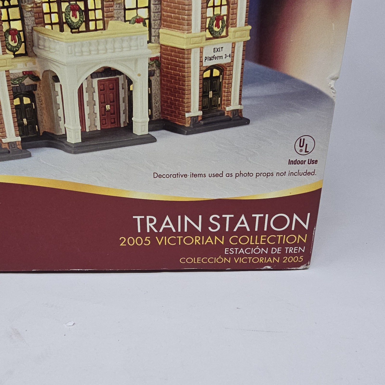 Holiday Time 2005 Victorian Collection Lighted Train Station New