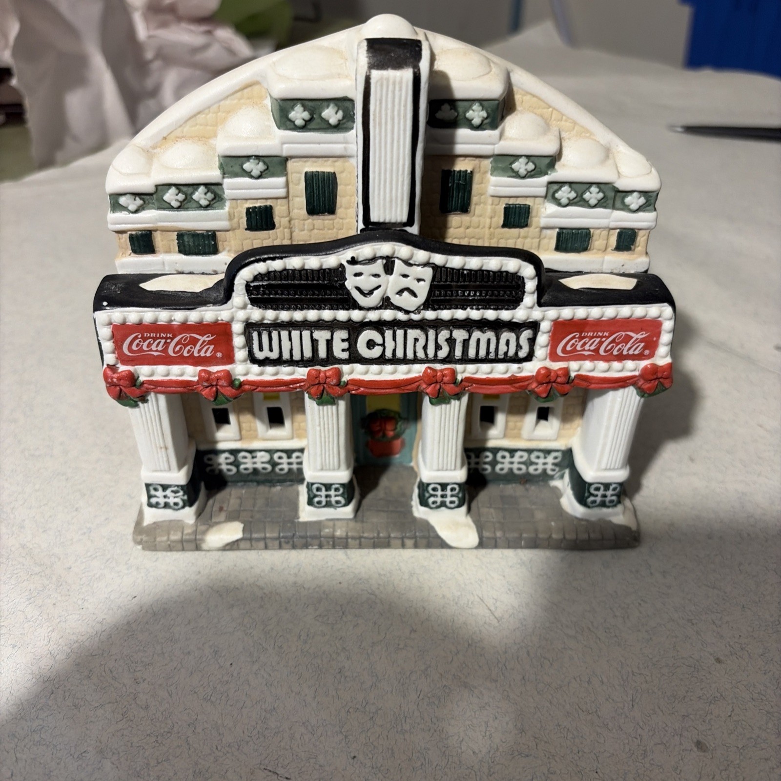 Coca Cola American Classic Collection Village White Christmas Theater 1995!