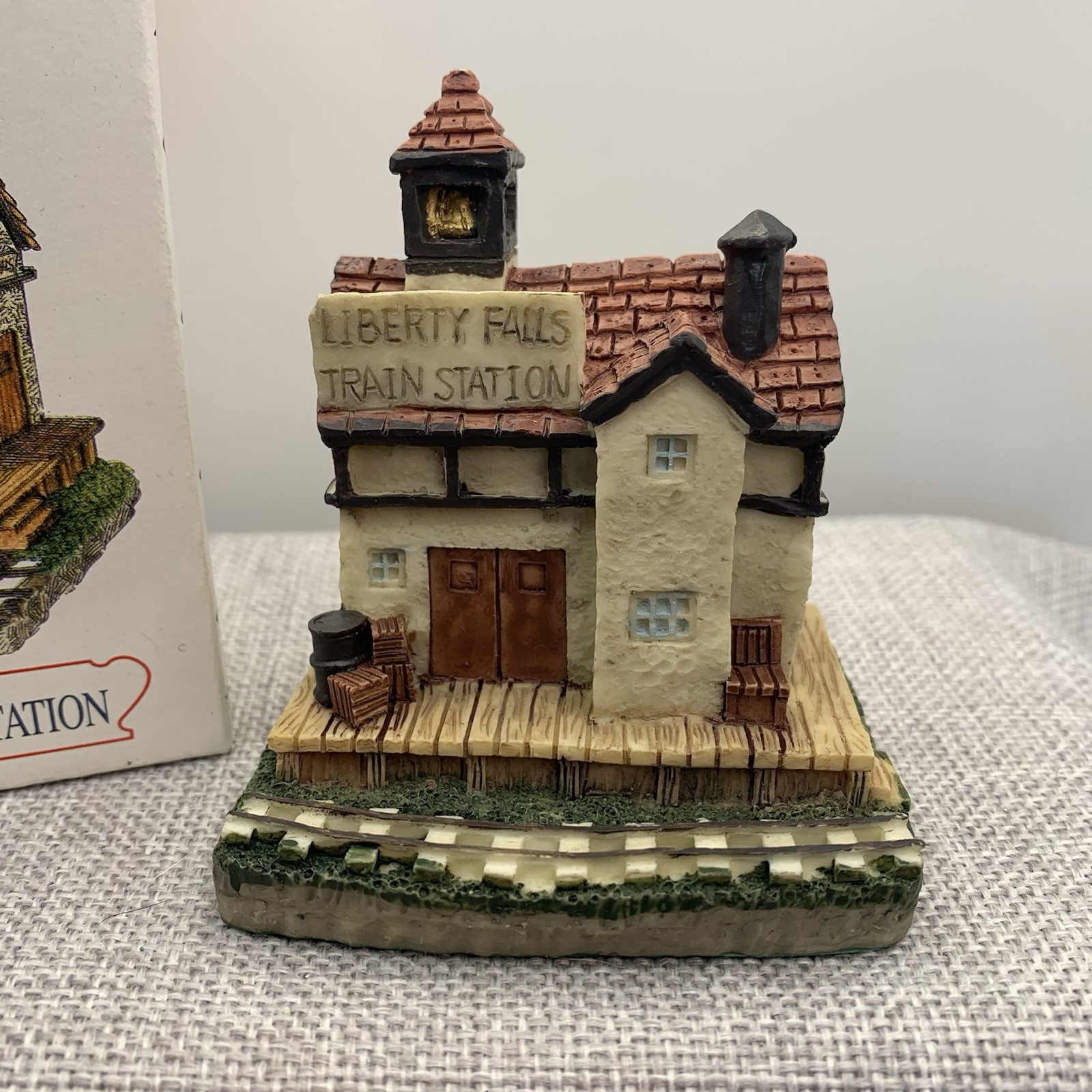 Vintage The Americana Collection Liberty Falls Train Station #AH01 2001 with Box