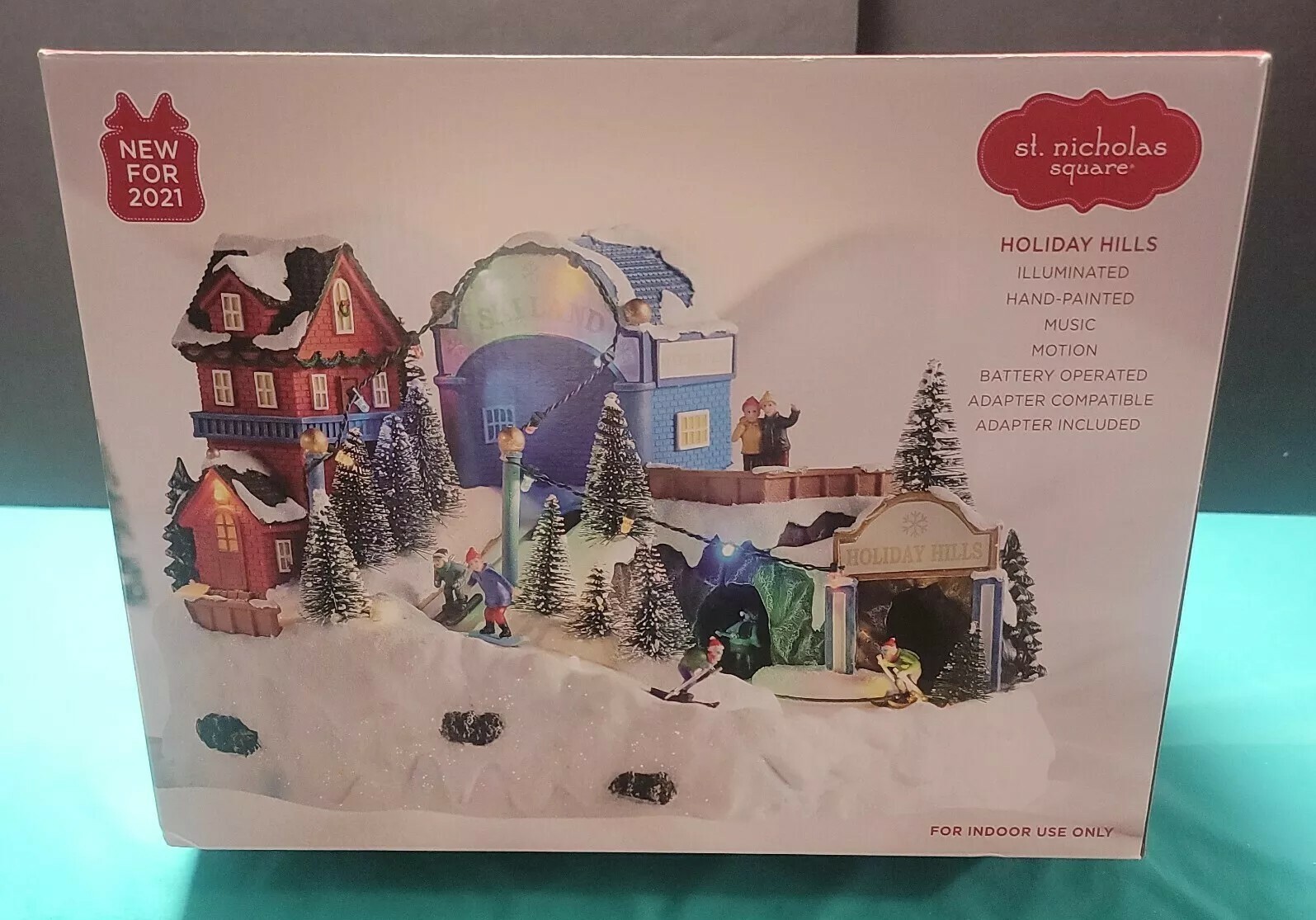 St Nicholas Square “Holiday Hills Ski Land Resort” Animated Style: 14STXVH10 New