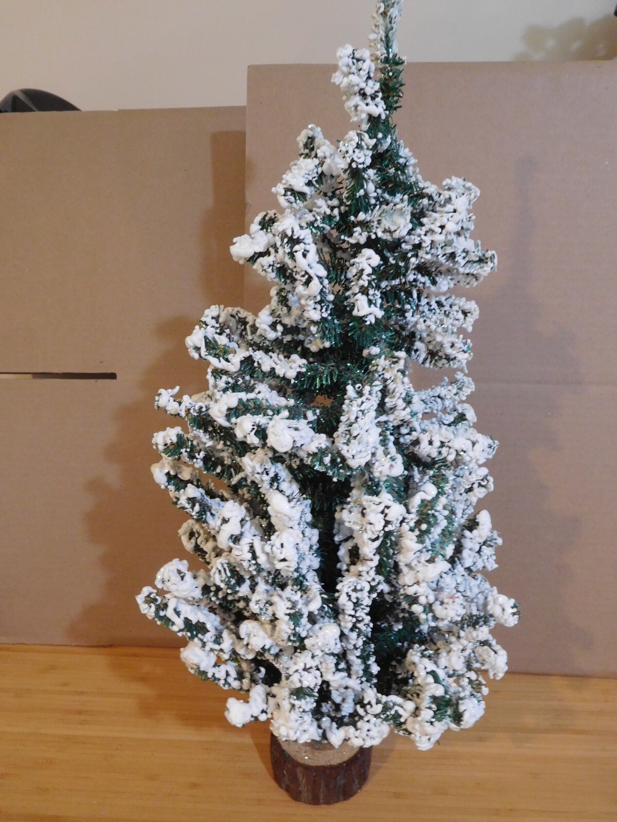 Lemax Accessory – Snowy Pine Tree, Large – 25″ Tall