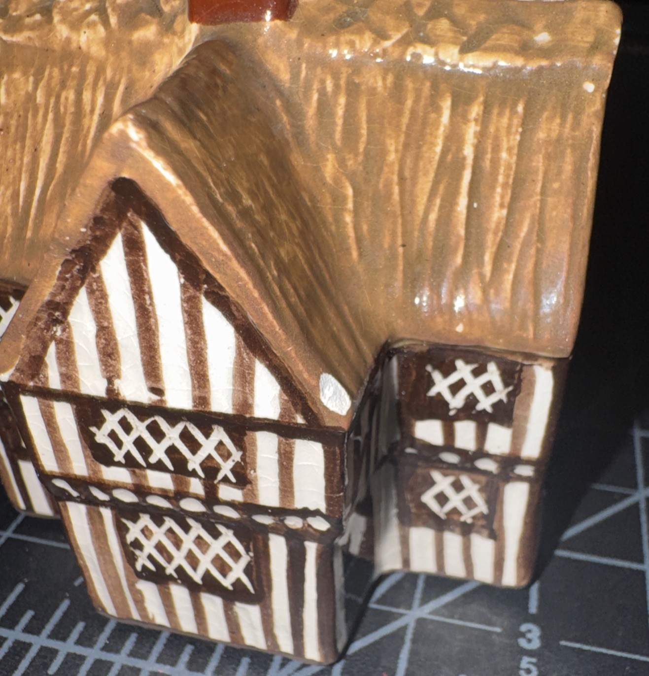 Vintage Suffolk Cottages Ceramic Miniature Cottage #3 Made In England **Read**