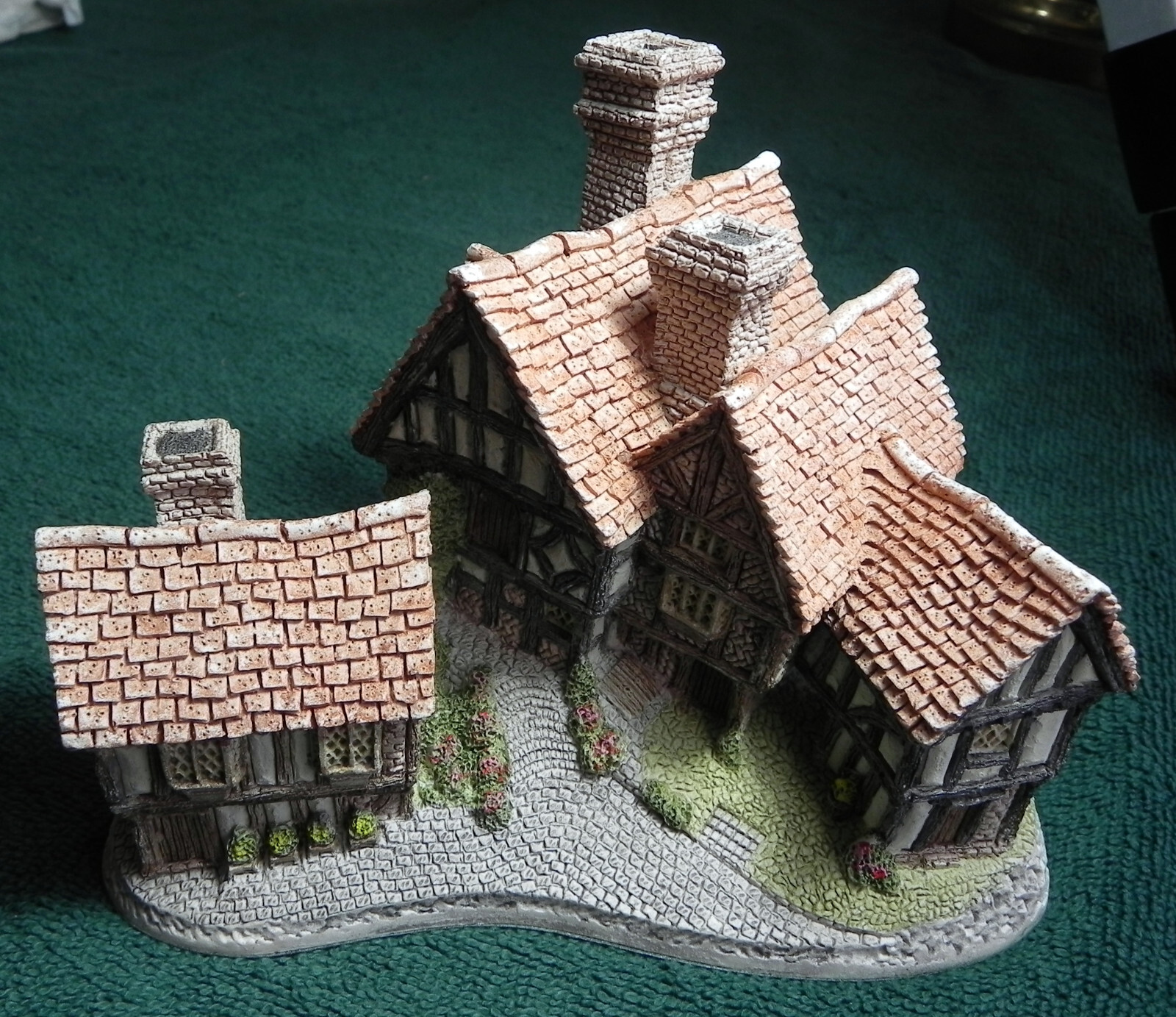 David Winter: NIB, Stratford House, MIB, 1981 Retired COA