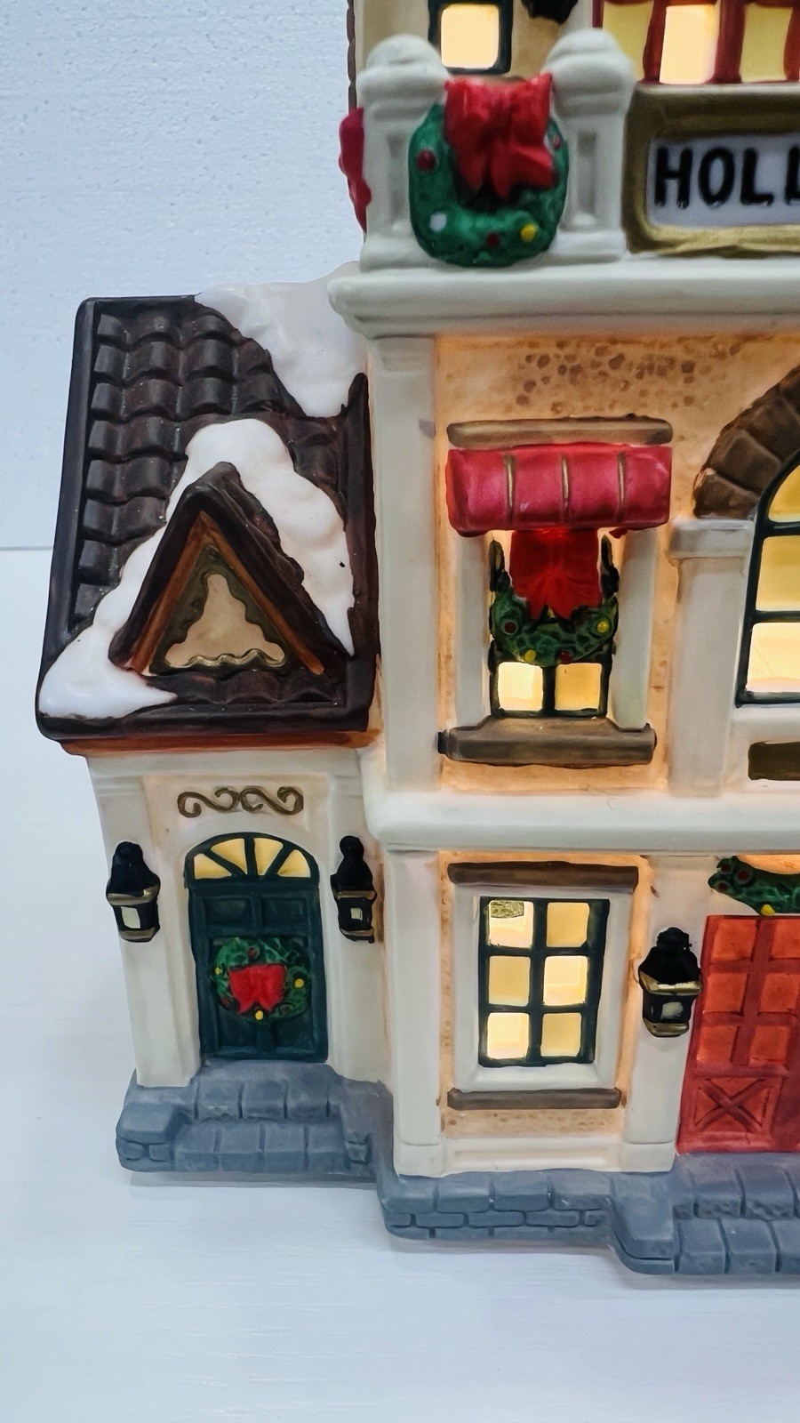 Copperfield Keepsake “ Holly Apartment ” Porcelain Lighted House Excellent !