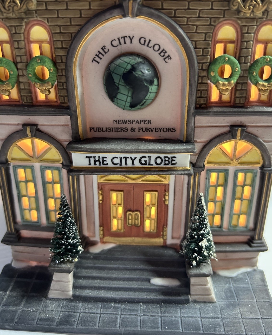 Dept 56 Christmas In The City The City Globe – Retired 1997 W/ box Repaired