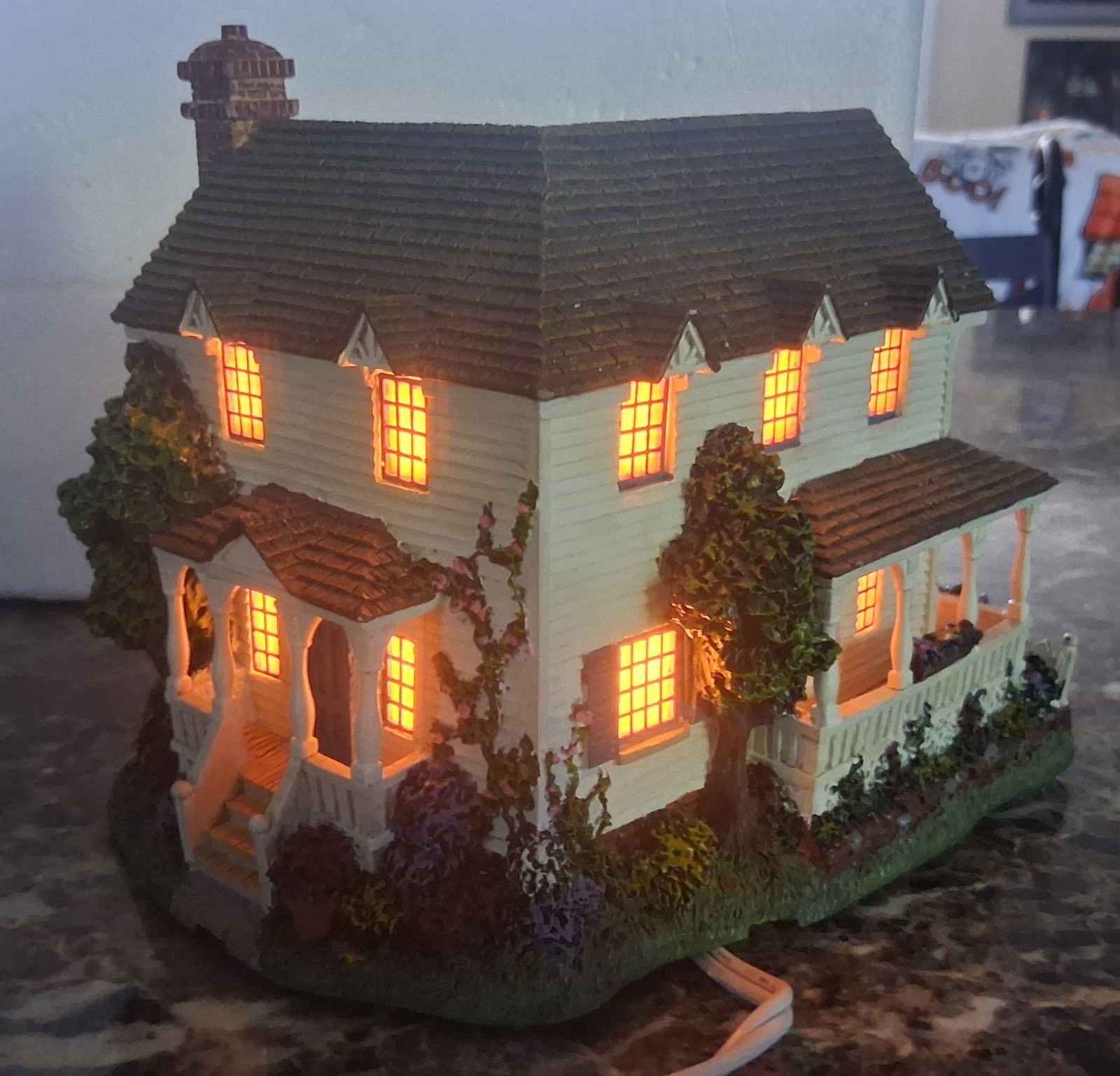 Thomas Kinkade Hawthorne Village House Victorian Garden II Christmas Village