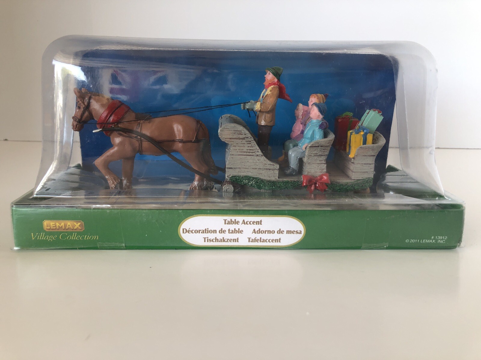 LEMAX Christmas Village Sleigh Ride Table Accent 2011 Retired Gifts Family