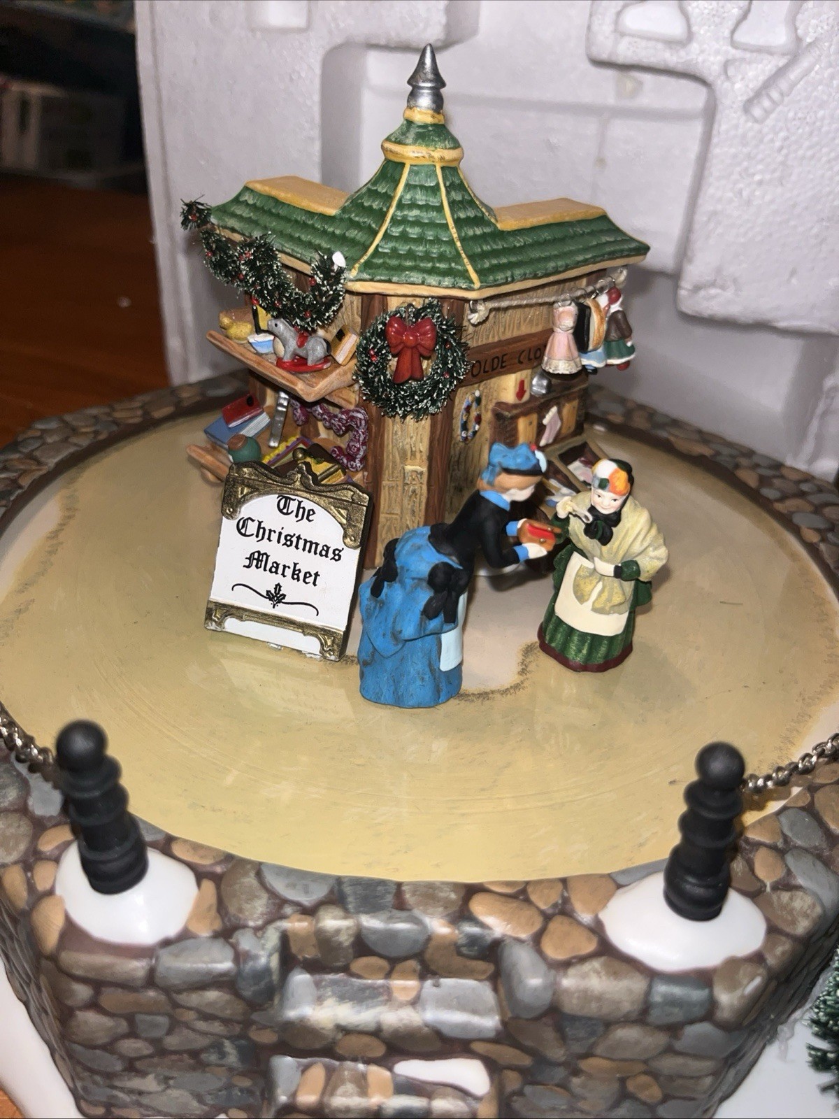 Dept 56 Dickens Village Town Square Market #56.58590 Read