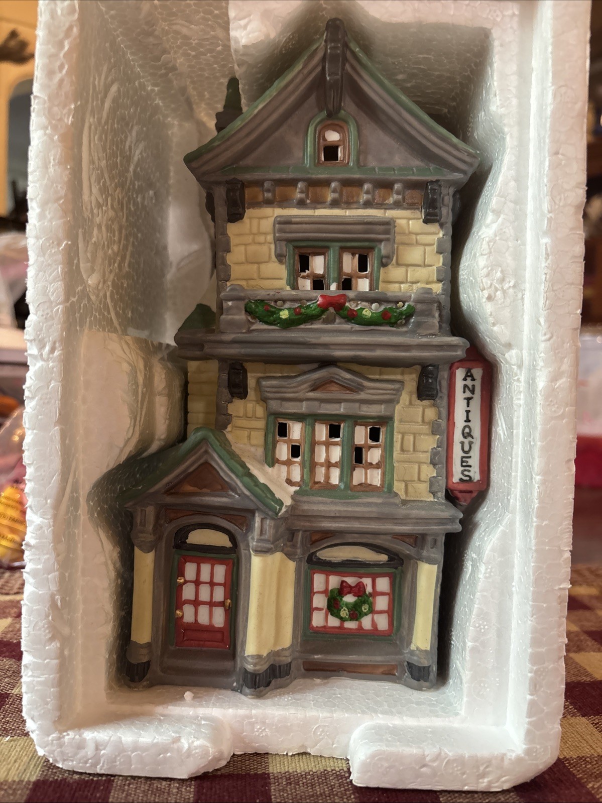 ANTIQUE Shop Christmas Village Town Series 1994 VINTAGE DICKENS Collectibles