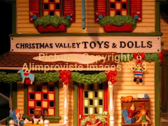 New England Dept 56 CHRISTMAS VALLEY TOYS & DOLLS! MINT! FabULoUs! 56677 NeW!