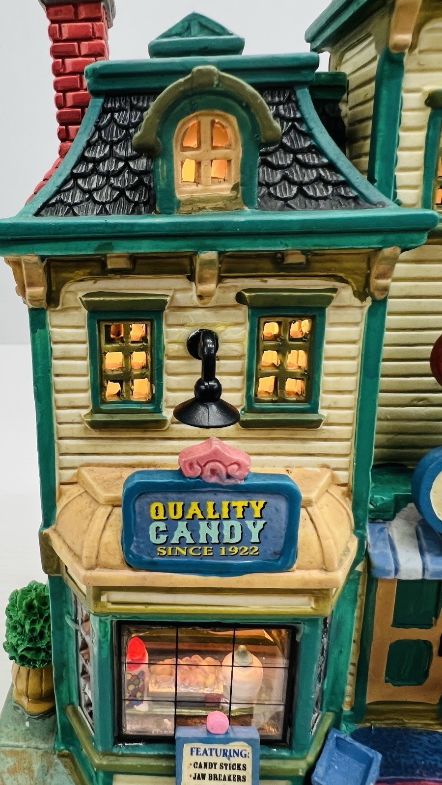 Lemax Caddington Village “Caddington Candies” 35562 Retired 2013 RARE And NEW !