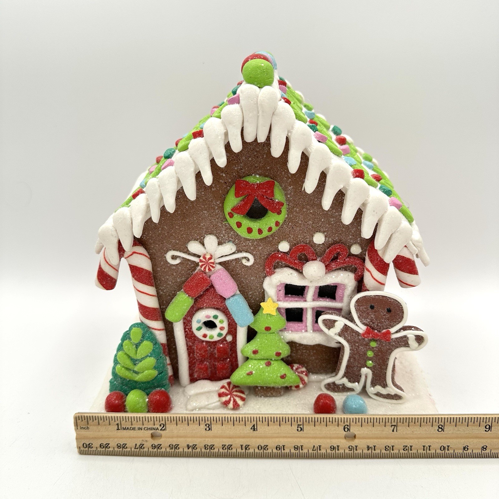 Light Up Gingerbread House With Four Small Ornaments Battery Operated 8X8X6 Inch