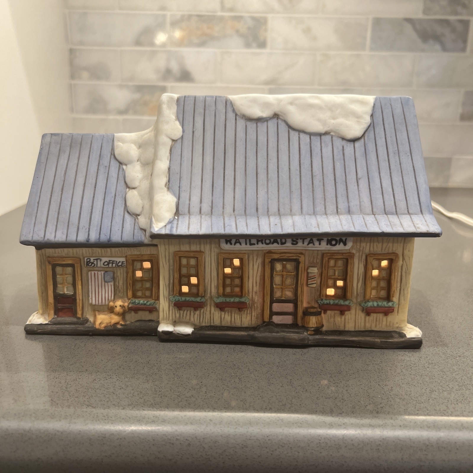 1991 Vintage National Decor Railroad Post Office Porcelain Collectible/Thailand