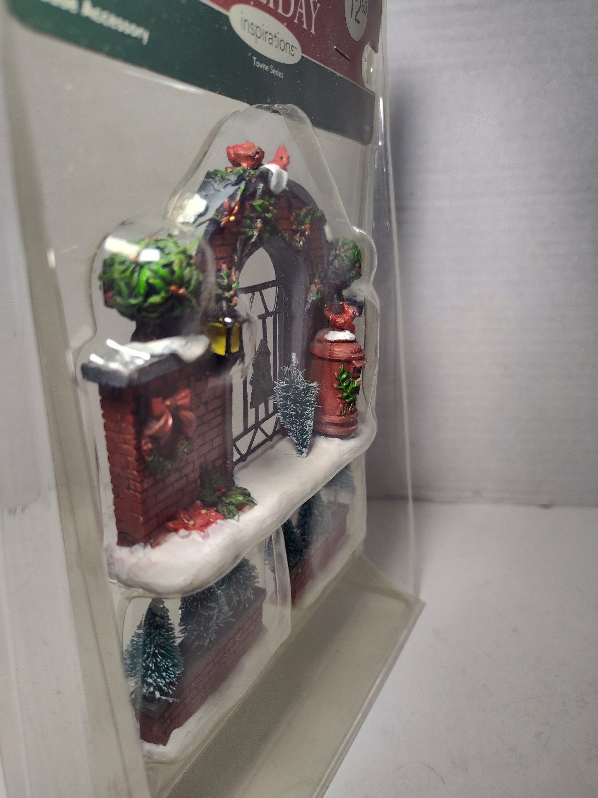 Holiday Inspirations Towne Series Christmas Village Gate Accessory NIB Decor