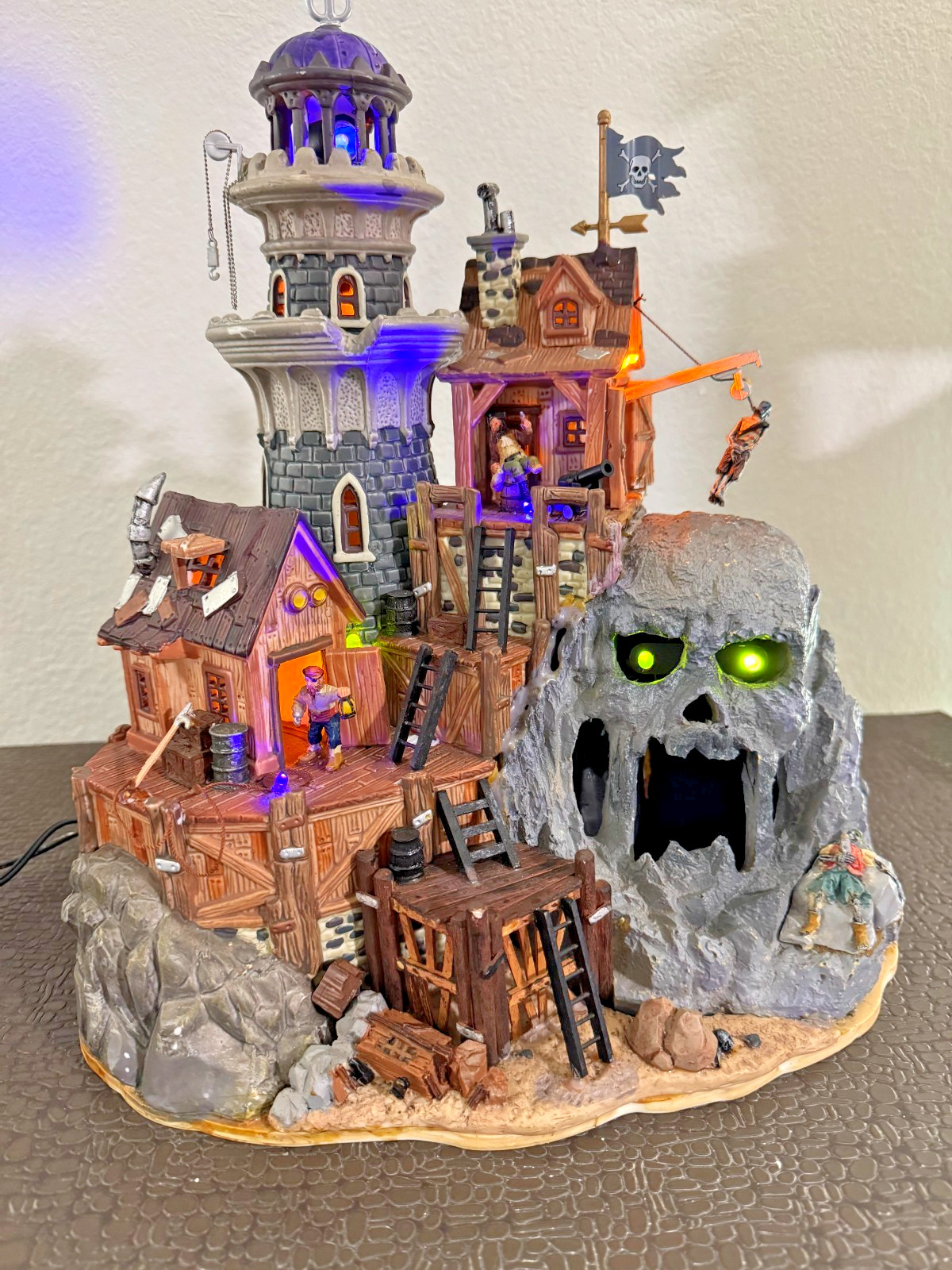 Lemax Spookytown Isle Of Doom Lighthouse #45002