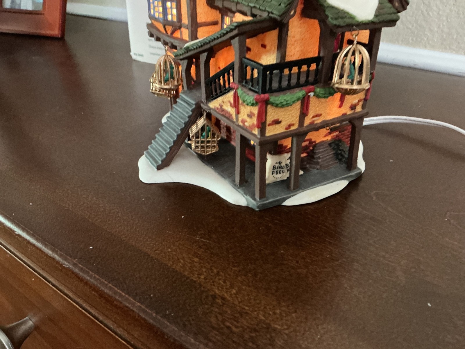 Dept 56 Dickens Village “Wingham Lane Parrot Seller” #56-58449 RETIRED. MINT.