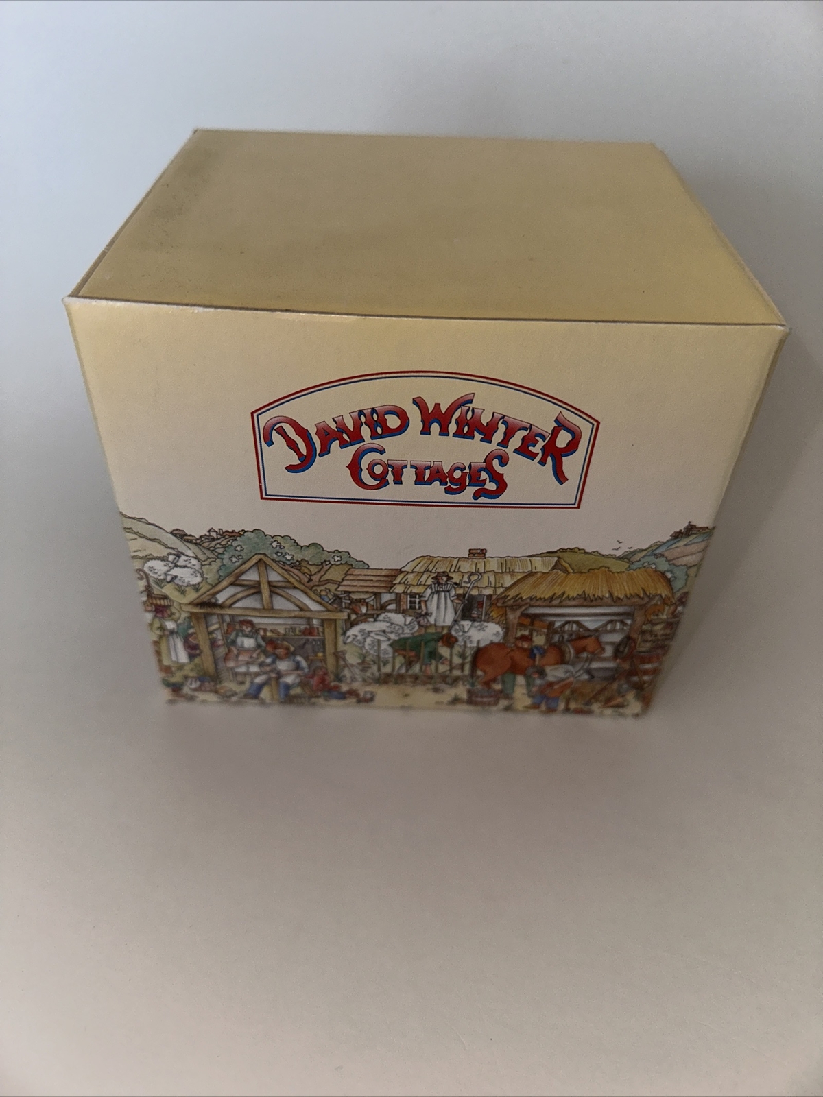 David Winter Cottages ” Irish Water Mill” Hand Made & Painted Great Britain 1992