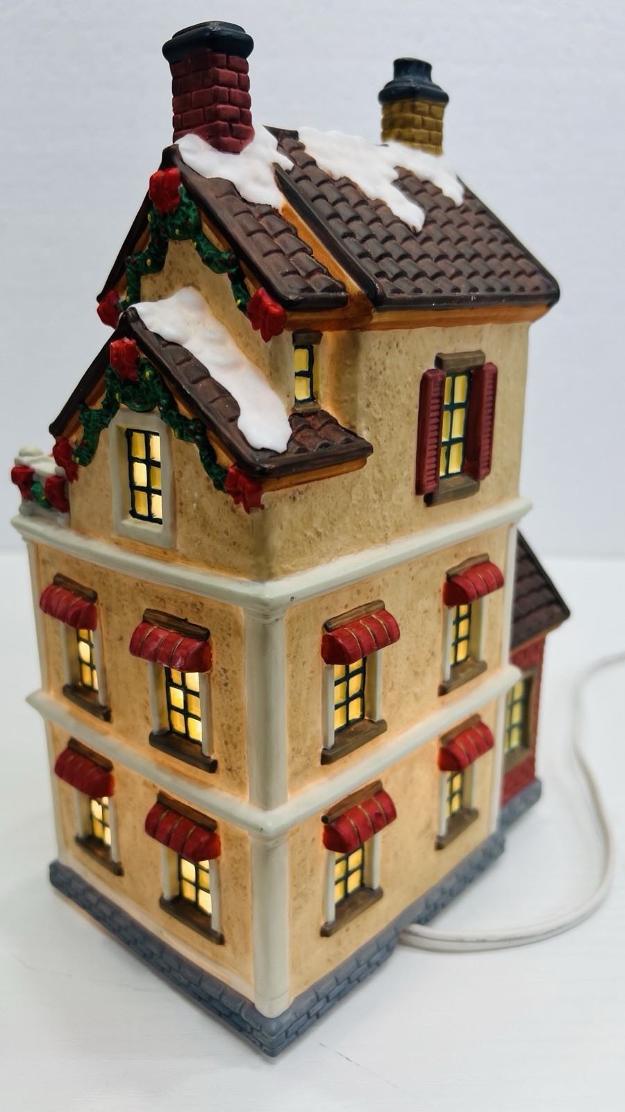 Copperfield Keepsake “ Holly Apartment ” Porcelain Lighted House Excellent !
