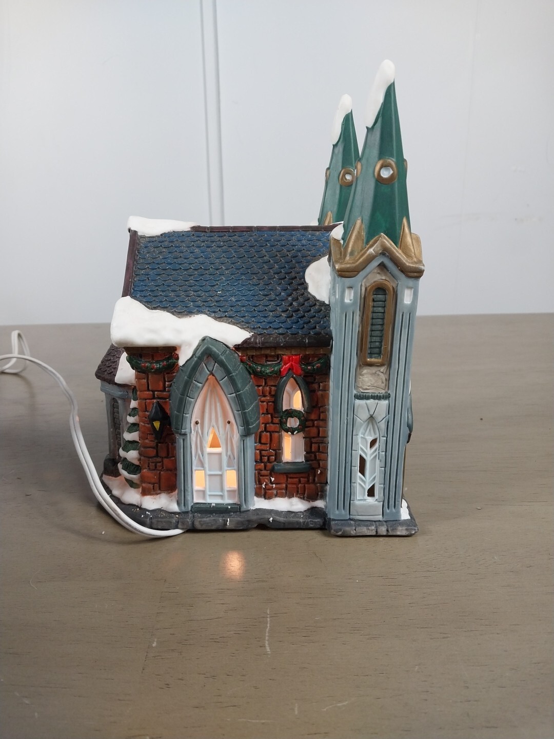 Galleria Hand Painted Fine Porcelain Collectible Church TPH-123 Original Box