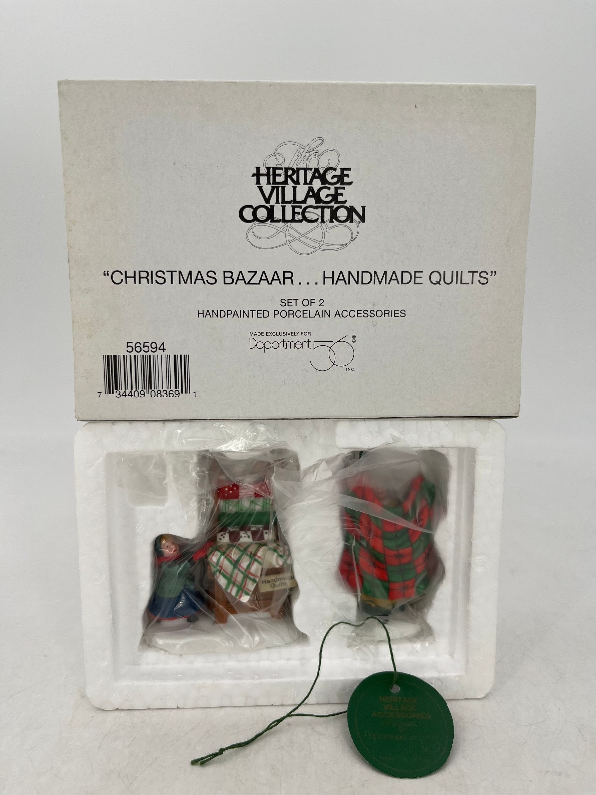 Department 56- Christmas Bazaar . Handmade Quilts 2.5″ #56594