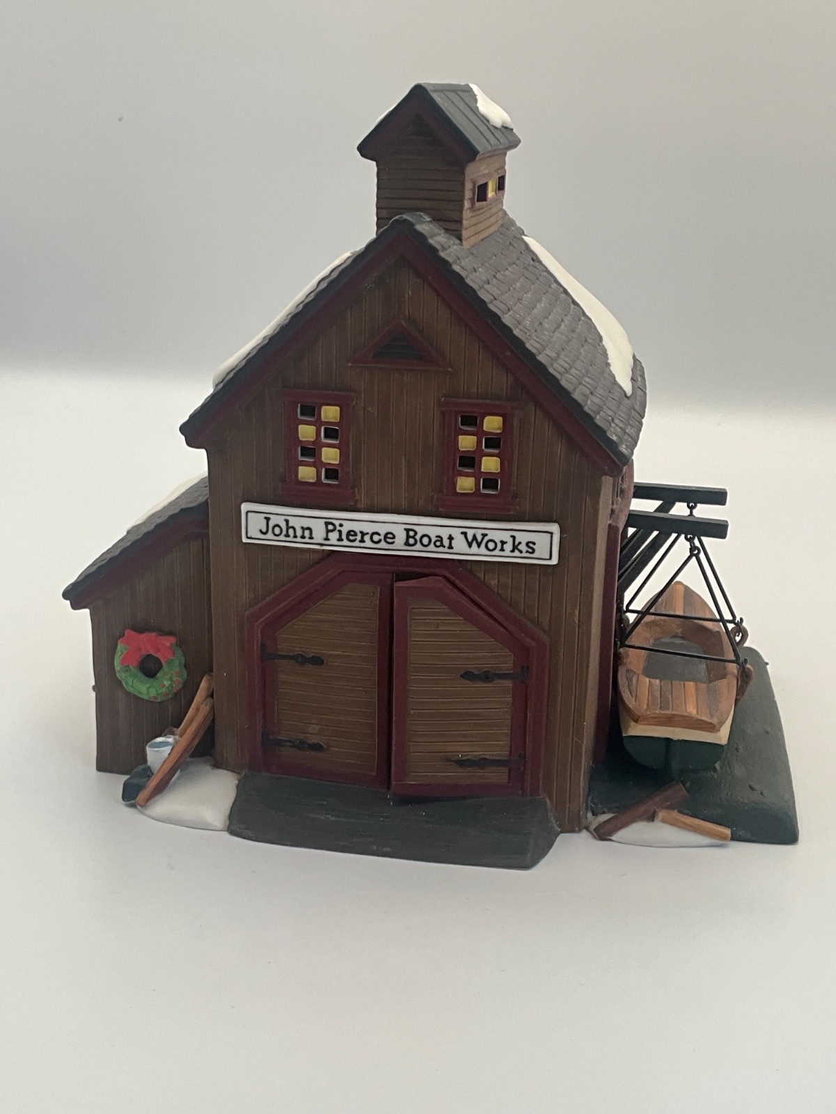 Dept 56 New England Series Pierce Boat Works Lighted Building Cord & Box