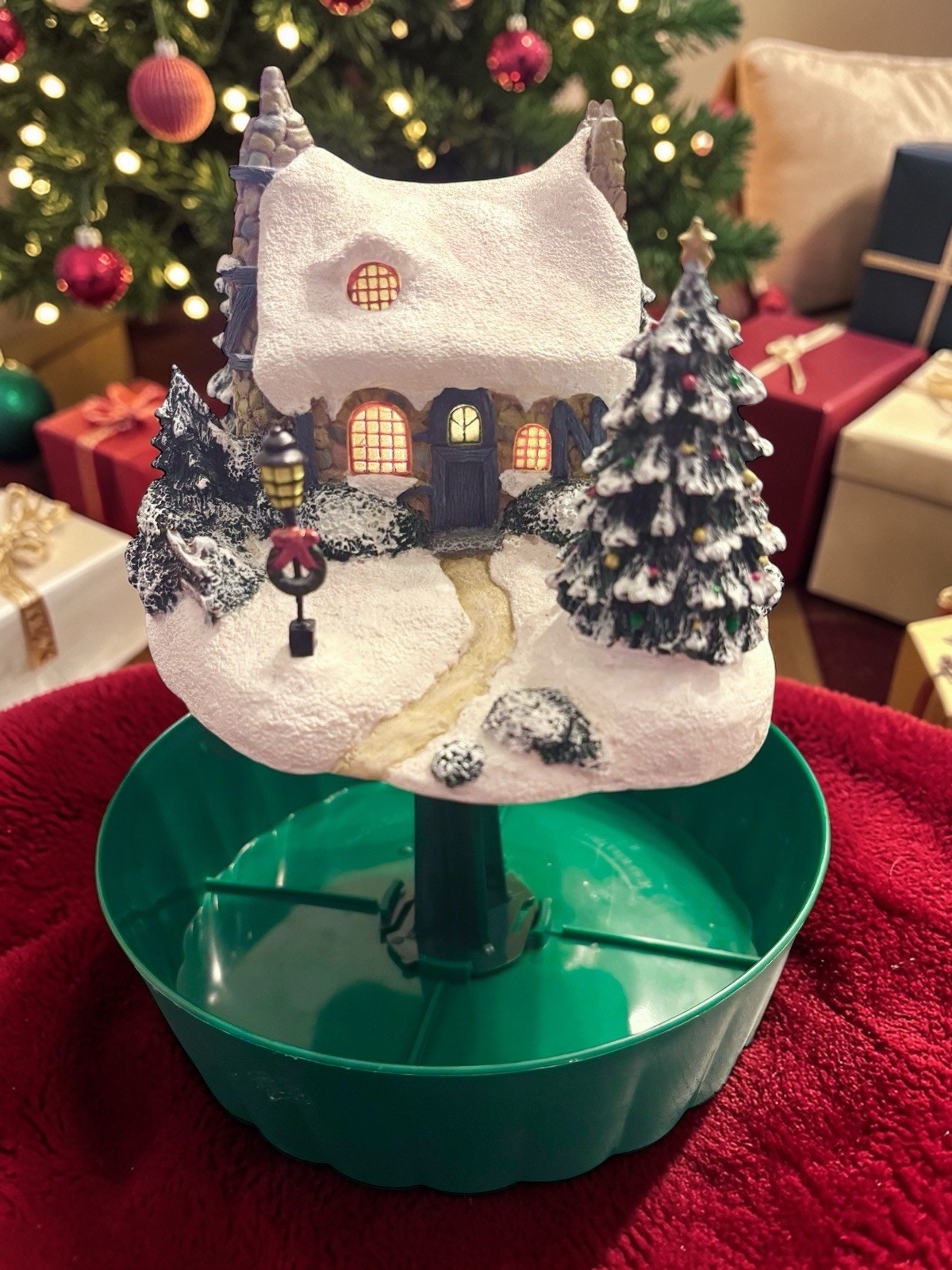 Thomas Kinkade Stonehearth Hutch Christmas Collection Lighted Cottage Teleflora