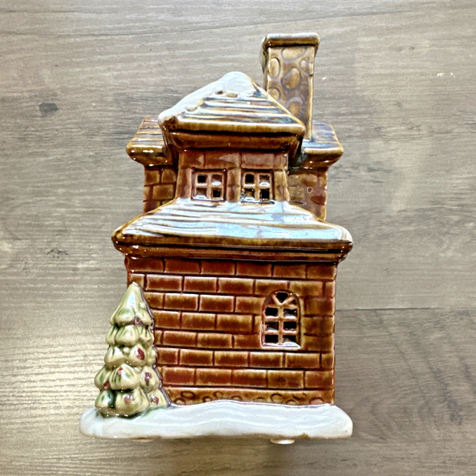 Holiday Inspirations Ceramic Illuminated Christmas House Tealight Holder 2006