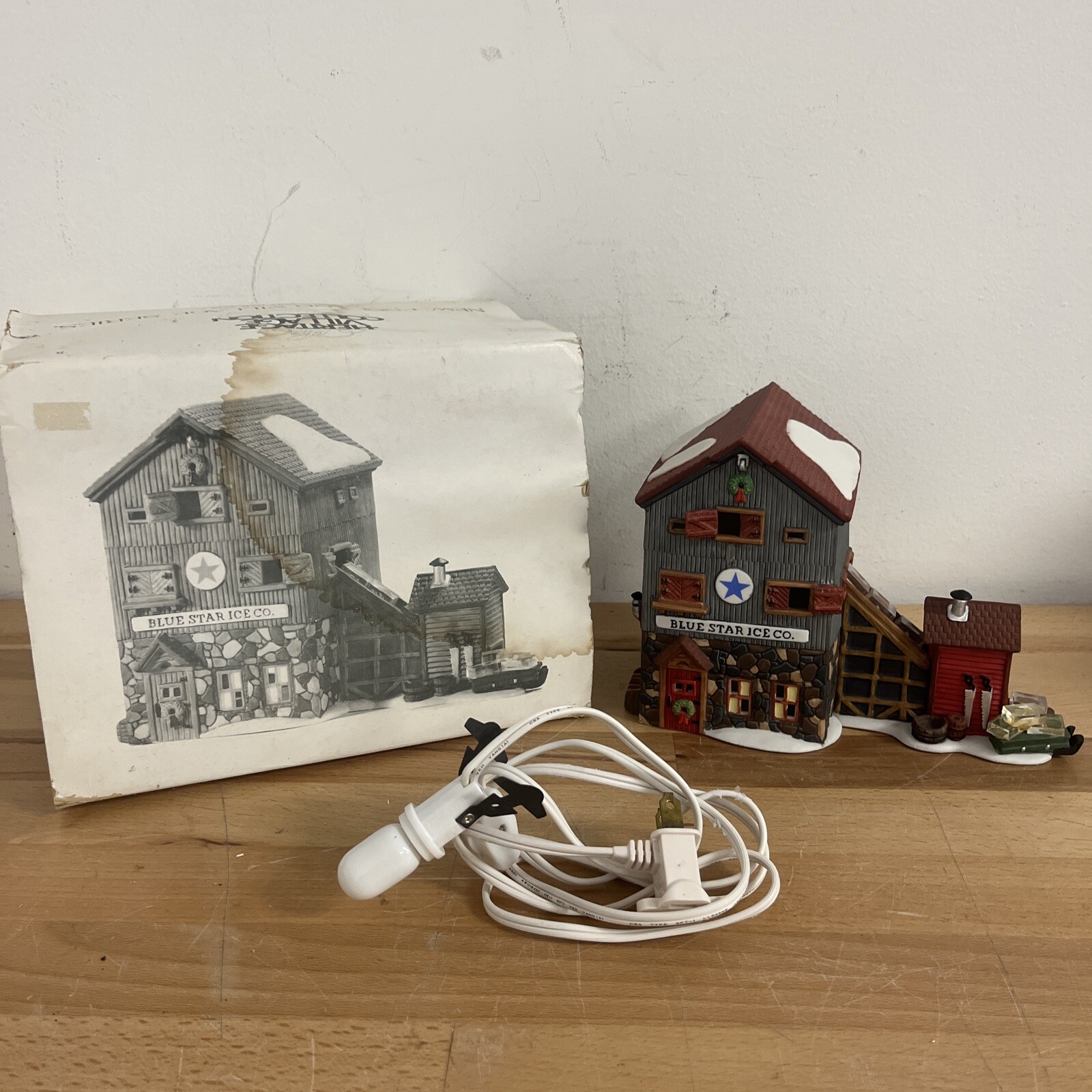 Dept 56 New England Village Blue Star Ice Co. With Box And Light 1993