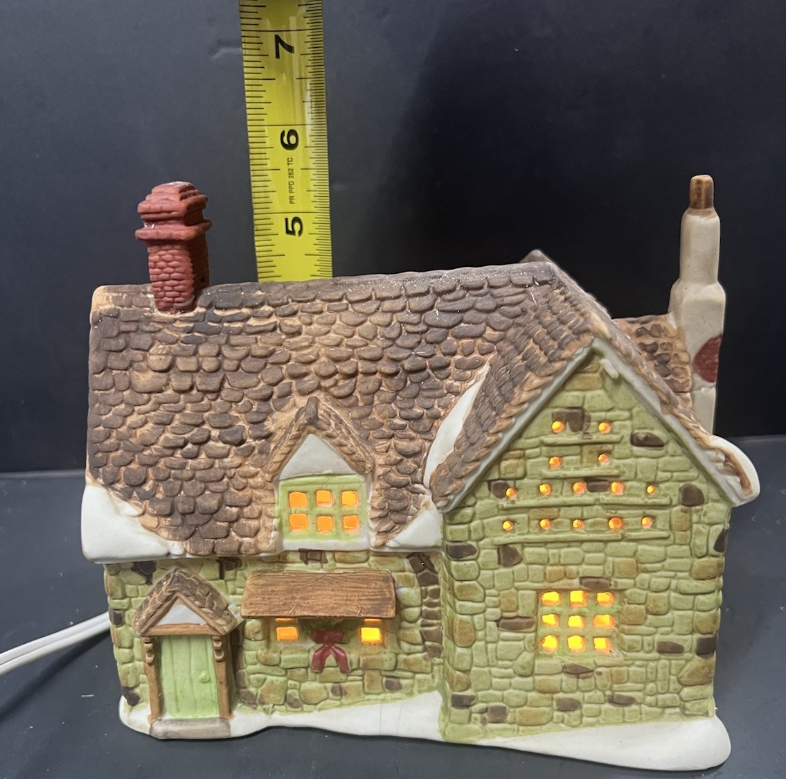 Dept 56 Vintage Dickens Series “Stone Cottage” 6518-8 Retired 1985 w Box