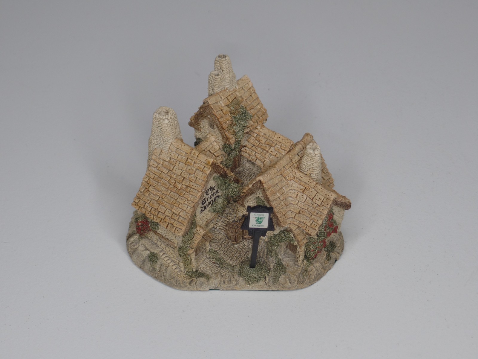 David Winter Cottages The Green Dragon Pub COA & Box Great Britain Hand Made