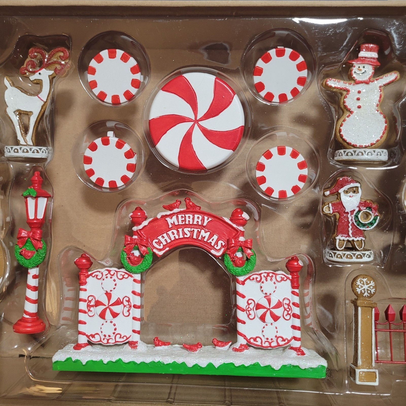 Gingerbread Alley Village Christmas Decor Set 13 pcs 2016 self standing tabletop