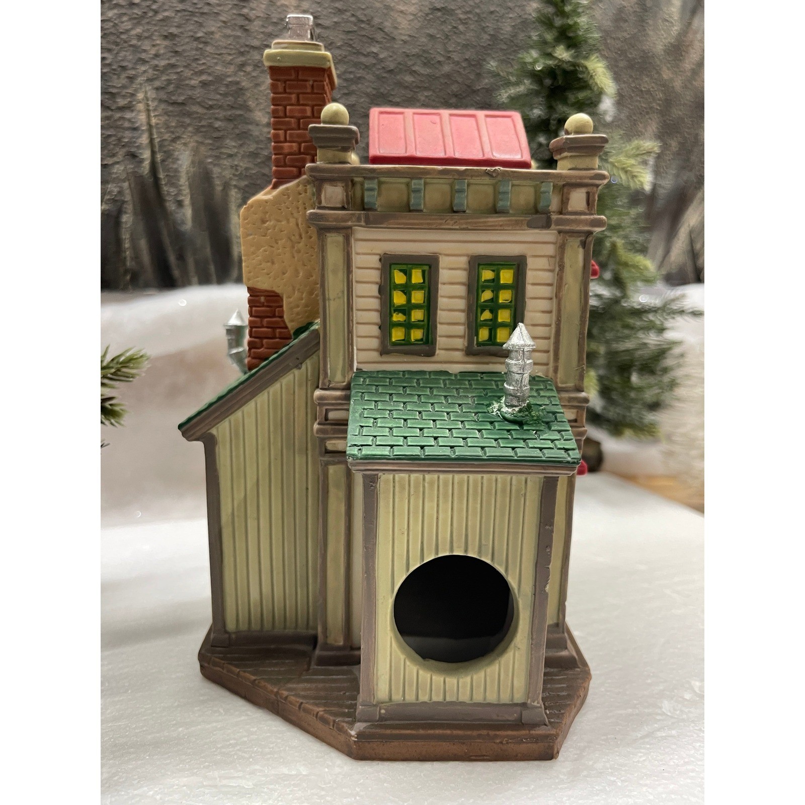Lemax PEARL’S ICE CREAM PARLOR 2008 Caddington Village Lighted House 85685 Boxed