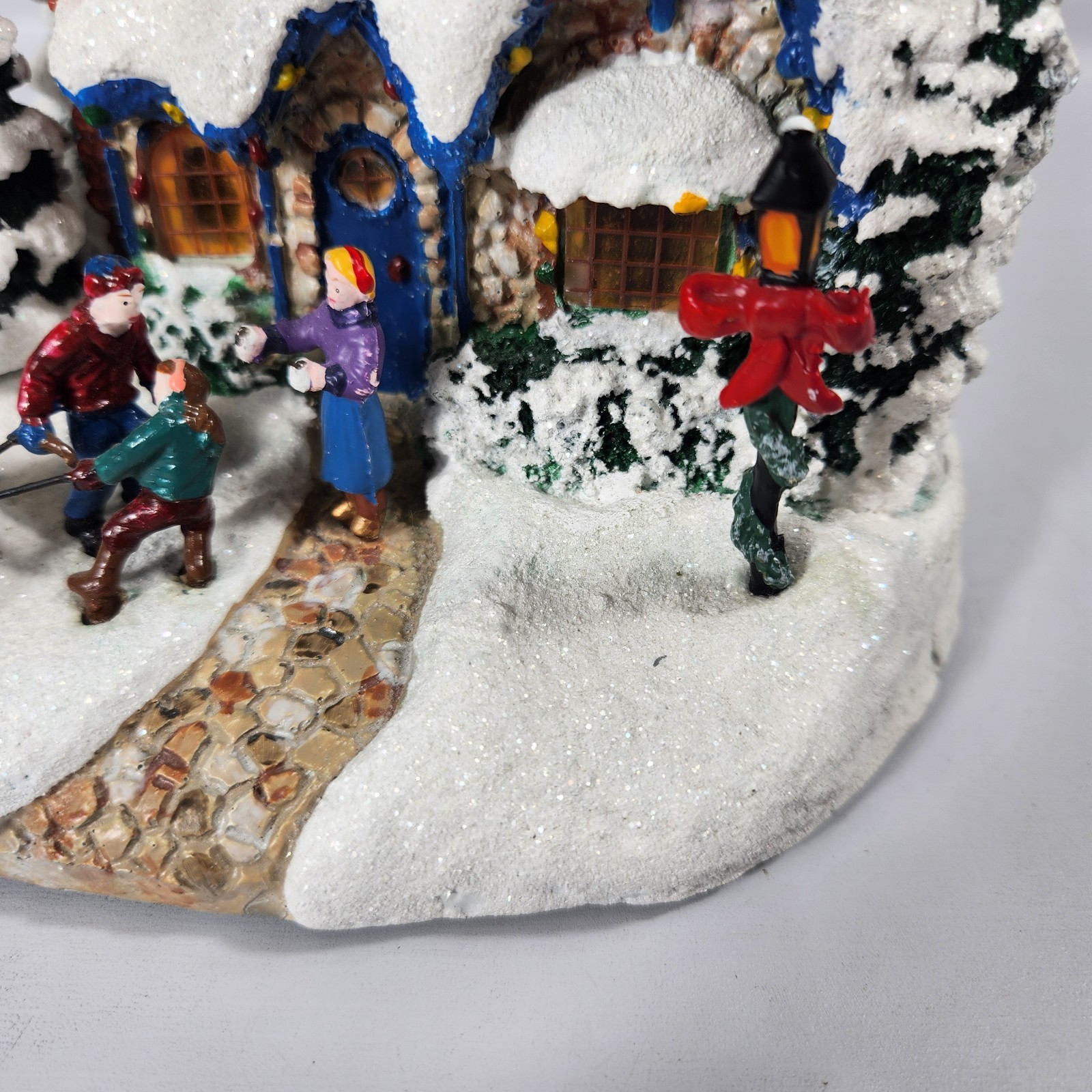 Thomas Kinkade Country Christmas Homecoming Light-Up House 2015 Teleflora