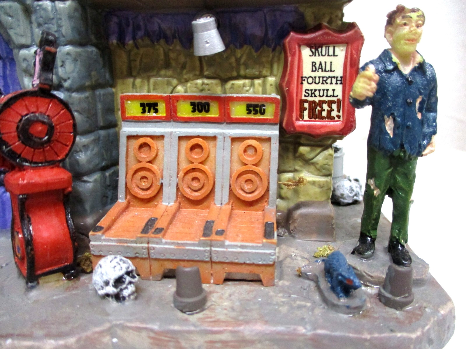 Lemax Spooky Town Monster Arcade 2013 retired working sights and sounds w/ box