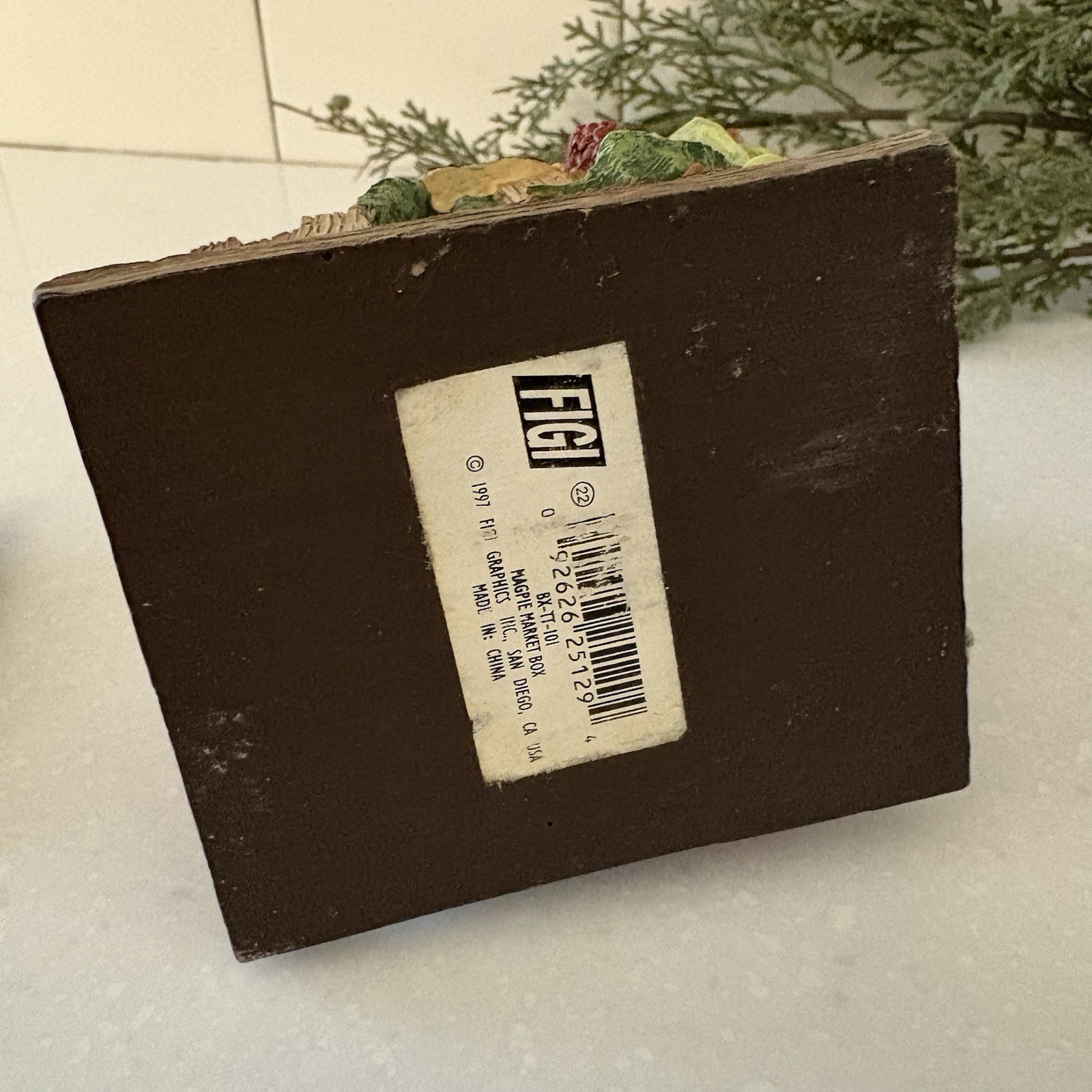 Magpie Market Trinket Box FIGI Graphics 1997 Strawberries | Cabbage | Seeds