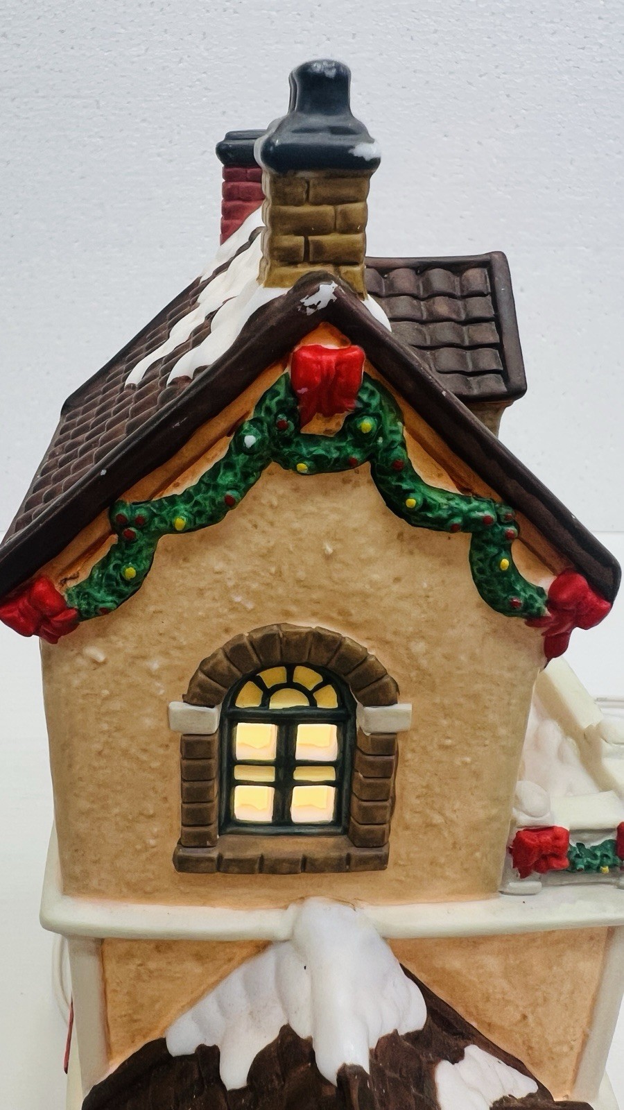 Copperfield Keepsake “ Holly Apartment ” Porcelain Lighted House Excellent !