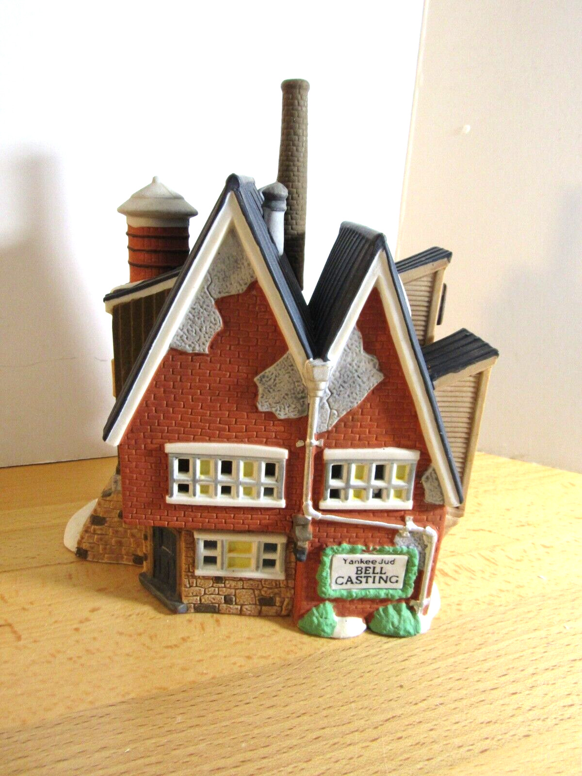 RETIRED Dept 56 Yankee Jud Bell Casting Heritage Series New England Village 5643