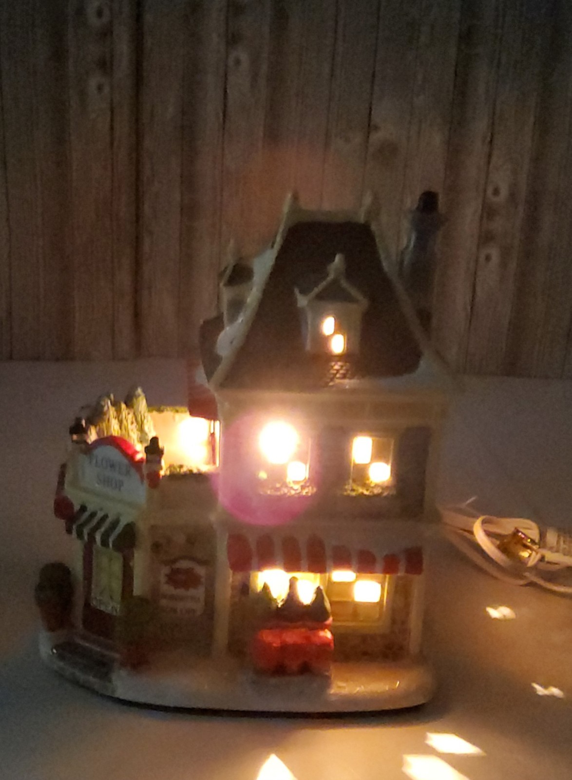 HOLIDAY INSPIRATIONS LIGHTUP ” FLOWER SHOP” VILLAGE HOUSE YEAR 2011
