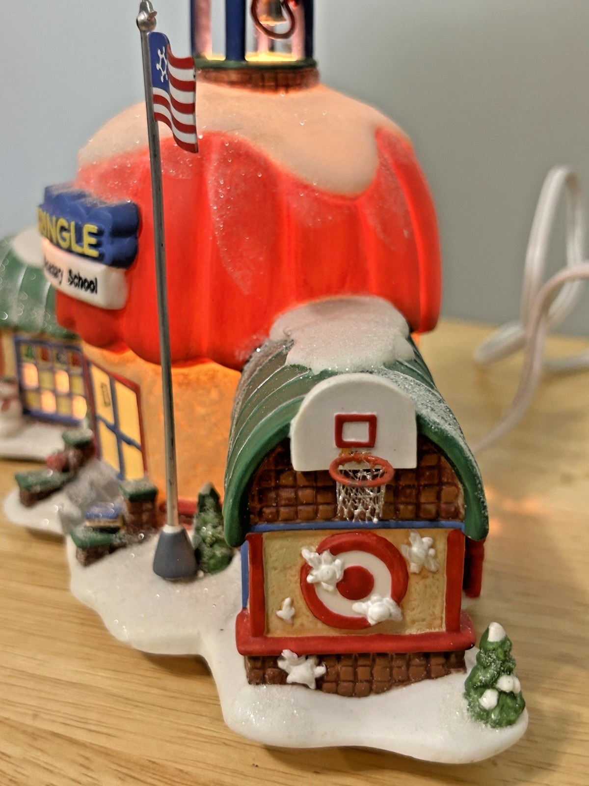 Department 56 North Pole Series Kringle Elementary School Village 2002