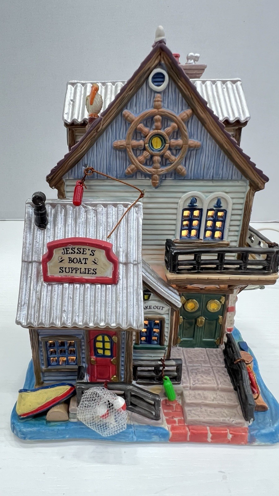 Lemax Plymouth Corners “Jesse’s Boat Supplies & Restaurant” 85698 RARE & NEW !