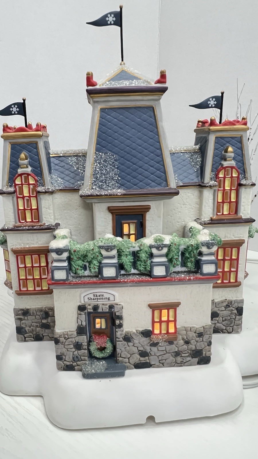 Dept 56 North Pole Series”Glacier Park Pavilion” Holiday Gift Set Please Read !