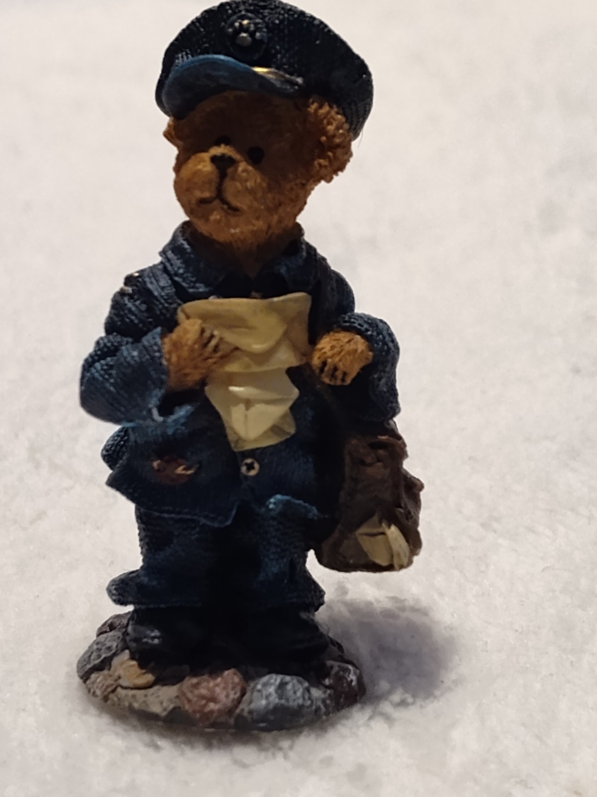 2003 Boyds Collection – Route 33 1/3 Village ‘Mr Posties Maildrop’