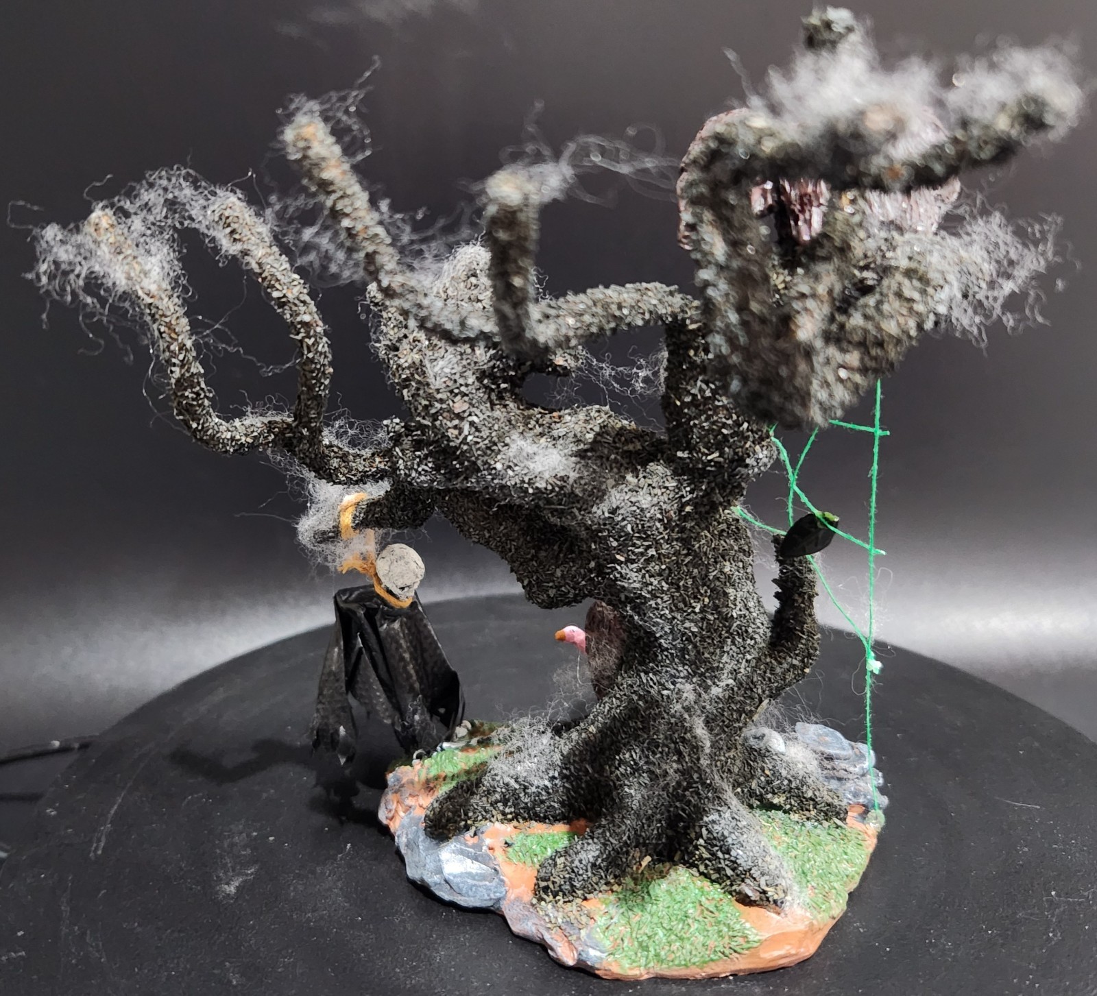 Lemax Spooky Town SPOOKY TREE VULTURES #83674 • RETIRED • NEW