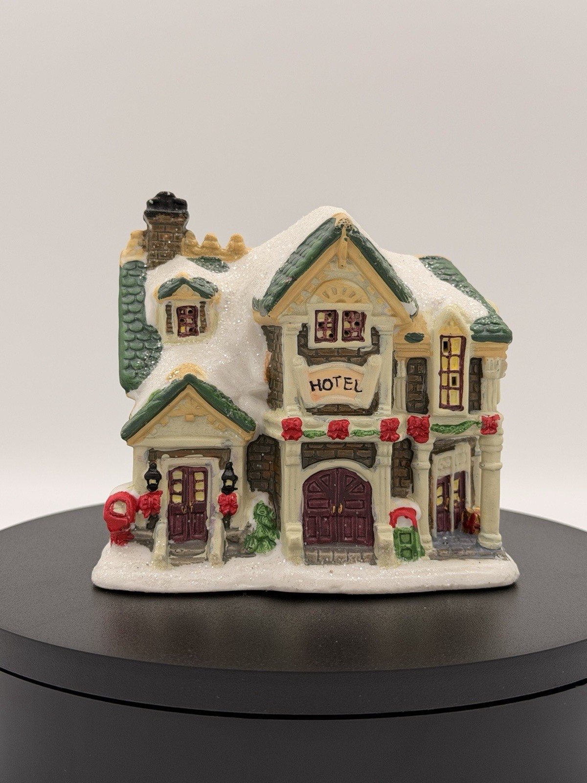 Christmas Village – Cobblestone Corners Windham Heights 2004 – Hotel – B27