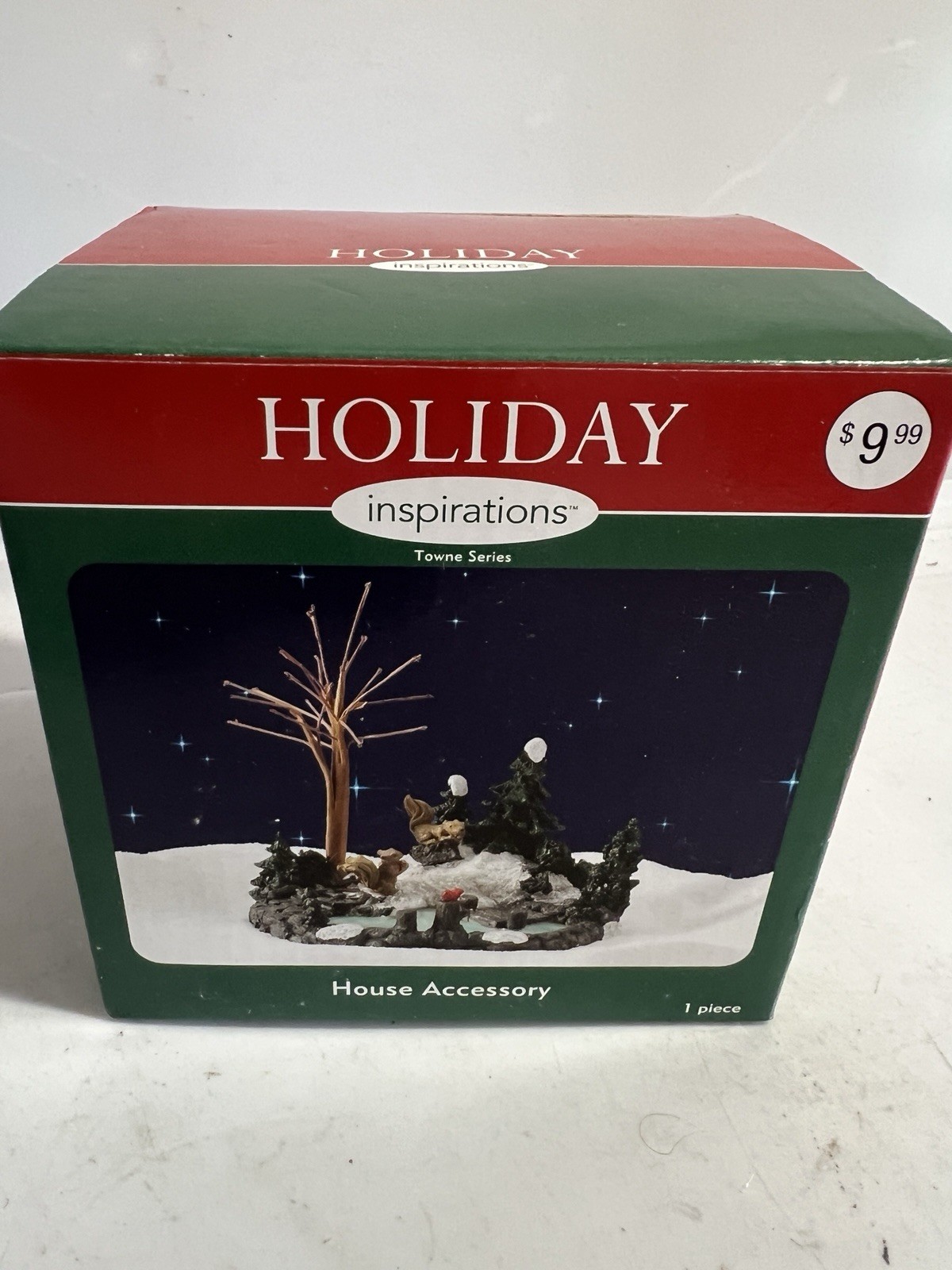 Holiday Inspirations Towne Series Squirrels & Tree House Accessory NIB