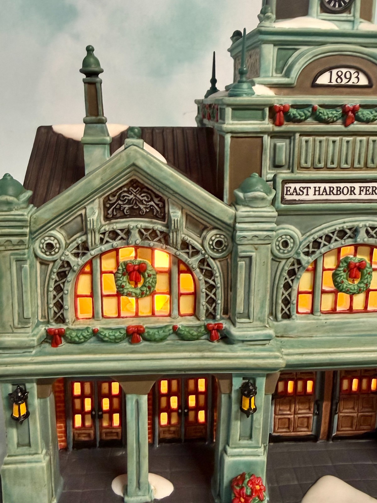 DEPT 56 CHRISTMAS IN CITY- EAST HARBOR FERRY TERMINAL 59254 COLLECTOR’S EDITION