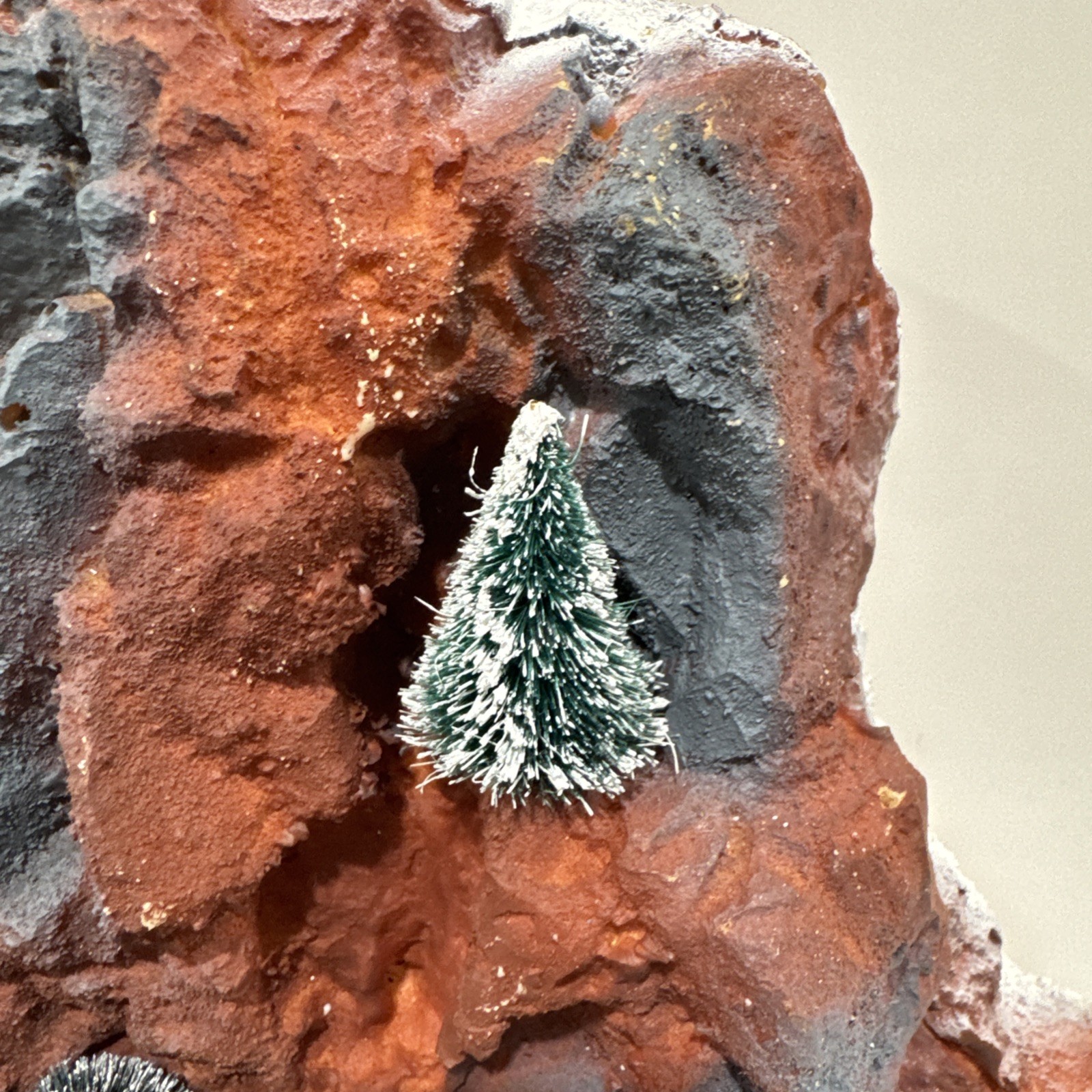 Lemax Christmas Village Medium Mountain Backdrop #01036 Vintage Missing Trees