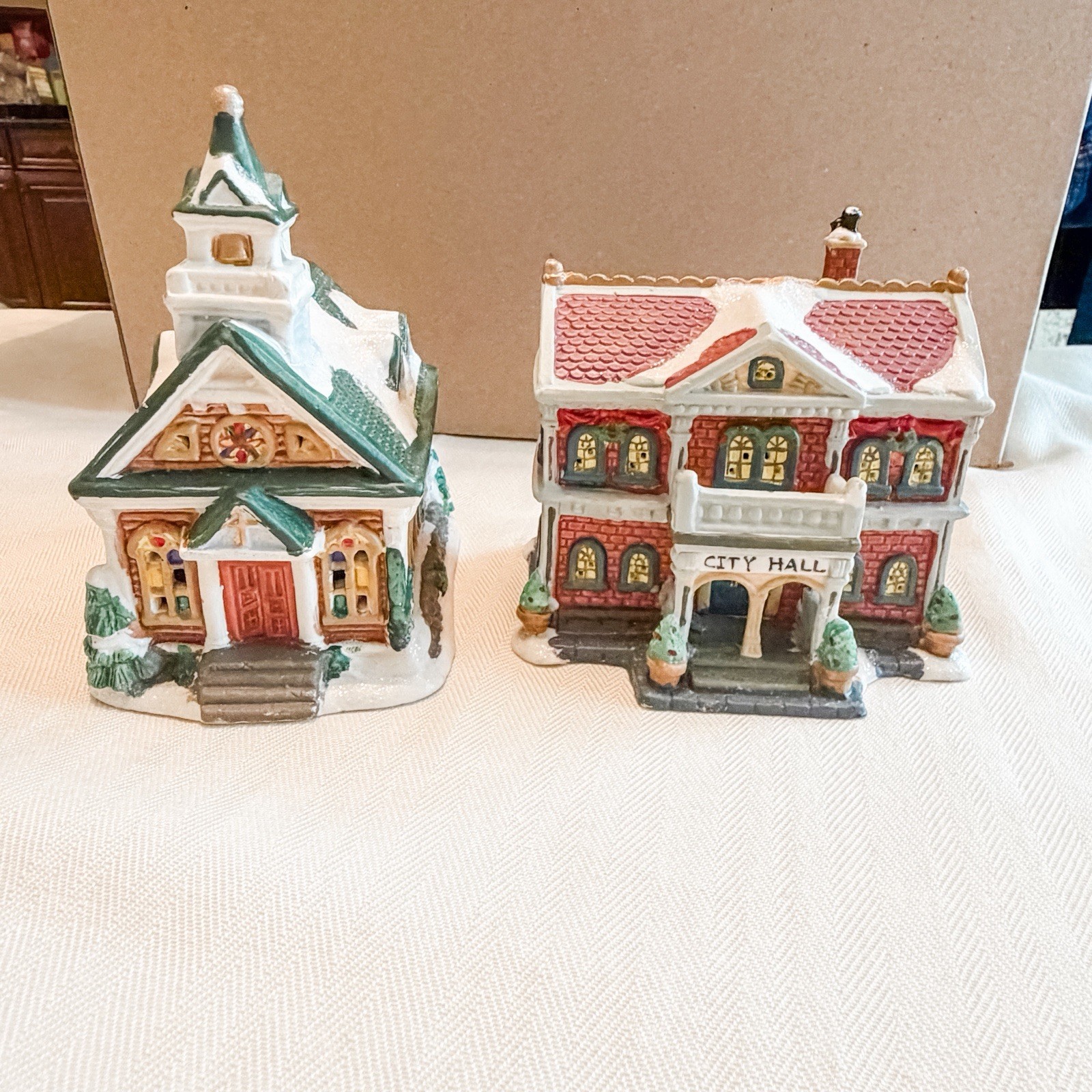 Cobblestone Corners Windham Heights 17 pc Ceramic Christmas Village 2004, 2005
